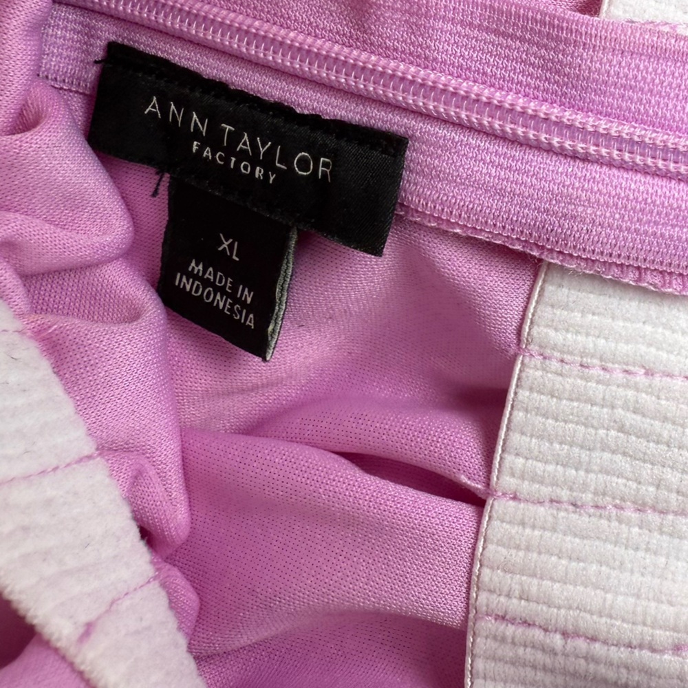 Ann Taylor Preppy Modest Sleeveless Blouse Ruffle Gathered Neckline Size XL - Picture 7 of 8